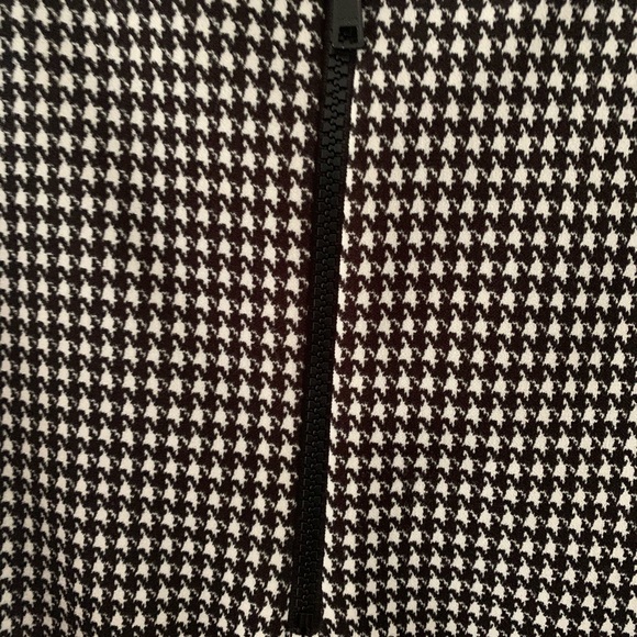 Black Track Stripe Houndstooth Cropped Top - Picture 3 of 5